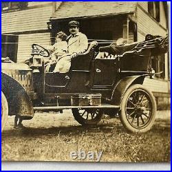1908 FORD MODEL T MAN DRIVING WITH CHILD ON LAP ORIGINAL B&W 4x2 PHOTOGRAPH