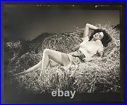 1943 Jane Russell Original Photograph Double Weight The Outlaw Scene Still
