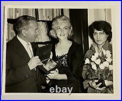 1958 Marilyn Monroe Original Photo Schumach Di Donatello Prince Showgirl Award