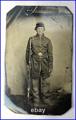 Authentic Antique Tintype 1860s CIVIL WAR Photo Soldier Bayoneted Musket NR