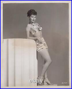 Ava Gardner (1950s)? Leggy Cheesecake Seductive Alluring Exotic Photo K 263