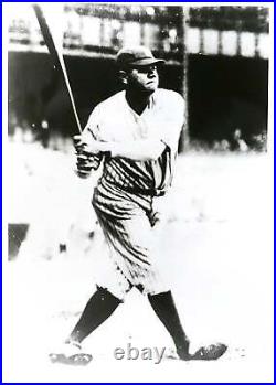 Babe Ruth BABE RUTH VINTAGE BLACK AND WHITE PHOTO 8'' x 10'' inch Photograph