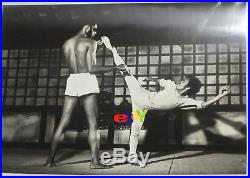 Bruce Lee VINTAGE Original Set THE MAN THE LEGEND 12 photographs Ultra Rare