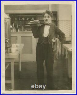 CHARLIE CHAPLIN Original 1916 Photograph Restaurant Waiter The Rink J452