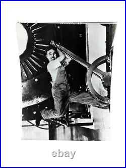 Charlie Chaplin vintage black and white 11 x 14 Hollywood movie photo