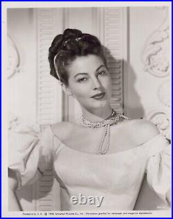 HOLLYWOOD BEAUTY AVA GARDNER STYLISH POSE STUNNING PORTRAIT 1940s Photo C37