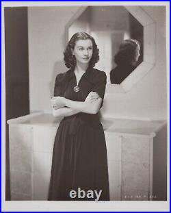 HOLLYWOOD BEAUTY Vivien Leigh STYLISH POSE STUNNING PORTRAIT 1950s Photo 424