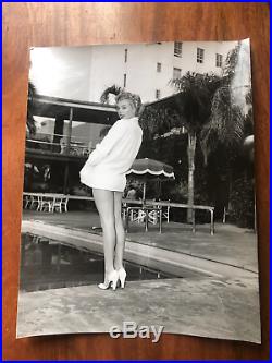 MARILYN MONROE Vintage 11 x 14 Sexy Leggy Poolside Glamour Photo 1950s Image