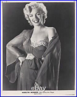Marilyn Monroe (1960s)? Original Vintage Bare Shoulder Exotic Photo K 281