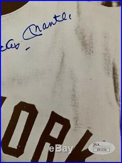 Mickey Mantle Autographed Signed 11x14 Vintage B&W Photo JSA Cert Free Ship