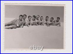 Muscle Guys Few Men withTrunks Swimmers Affection Gay Int Vintage Orig Photo 62471