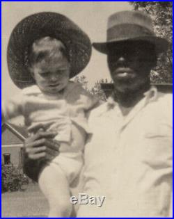 POWERFUL EMOTION FACELESS LOVING BLACK MAN & WHITE BABY BOY 1930s VINTAGE PHOTO