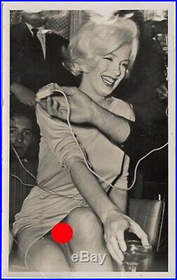 RARE Marilyn Monroe USO Vintage Press Photo Bottoms Up up-skirt photo