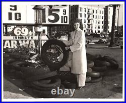 Rita Hayworth (1940s)? Hollywood beauty Stylish Glamorous Vintage Photo K 241