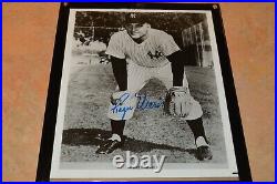 Roger Maris Vintage Signed 8x10 Black And White Photo! Must See