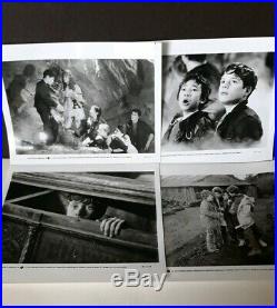 Vintage 1985 THE GOONIES Original Press Kit with 15 B&W Photos Spielberg movie