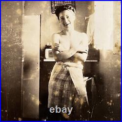 Vintage B&W Snapshot Amateur Photograph Beautiful Woman In Kitchen Polaroid Nude