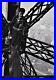 Vintage-photo-peintre-tour-Eiffel-tower-painter-by-Marc-Riboud-Paris-France-1953-01-vug