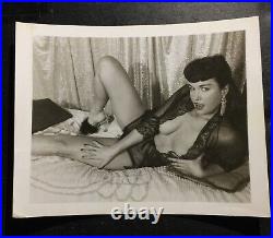 Vtg 50s Original Bettie Page Spicy Camera Club Nude Girlie Risque Pinup Photo