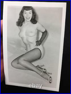 Vtg 50s Original Bombshell Bettie Page Heels Nylons Girlie Risque Pinup Photo