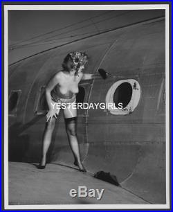 Ygst-0225 Original Vintage B/w 8x10 1960's Nude On Airplane By Elmer Batters #2