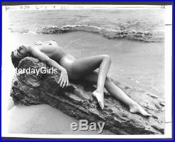 Ygst-1277 Vintage 1960's B/w 8x10 Sweet Art Posed Nude Model Shot Outside