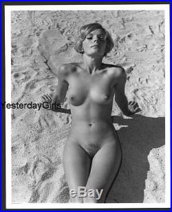 Ygst-2371 Original Vintage B/w 8x10 1960's Fine Art Nude Study Outdoors